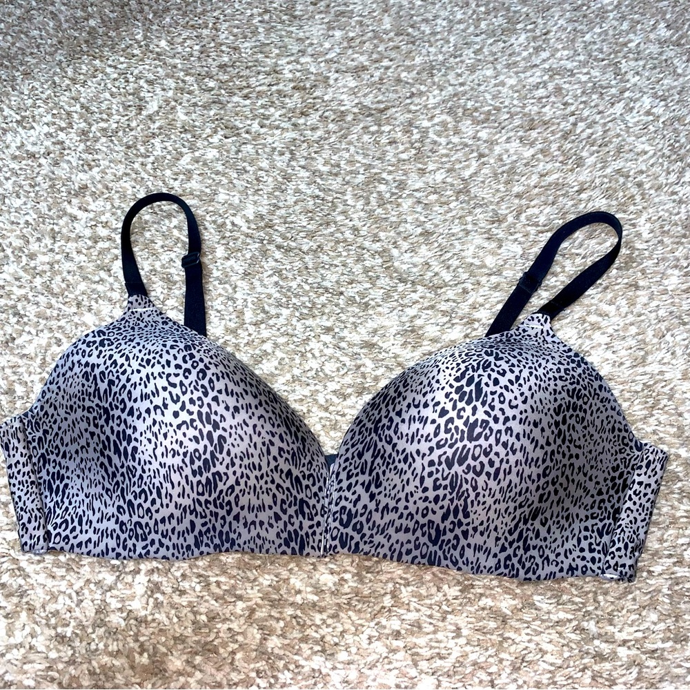 Victoria’s Secret Lightly Lined Wireless Bra Leopard Print 38C
